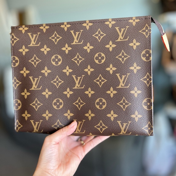 SOLD-Authentic louis vuitton Toiletry Pouch 26 ONLY Pink Monogram - Picture 5 of 14